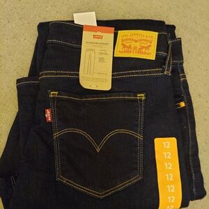 Women's Levi's Straight Fit Jeans